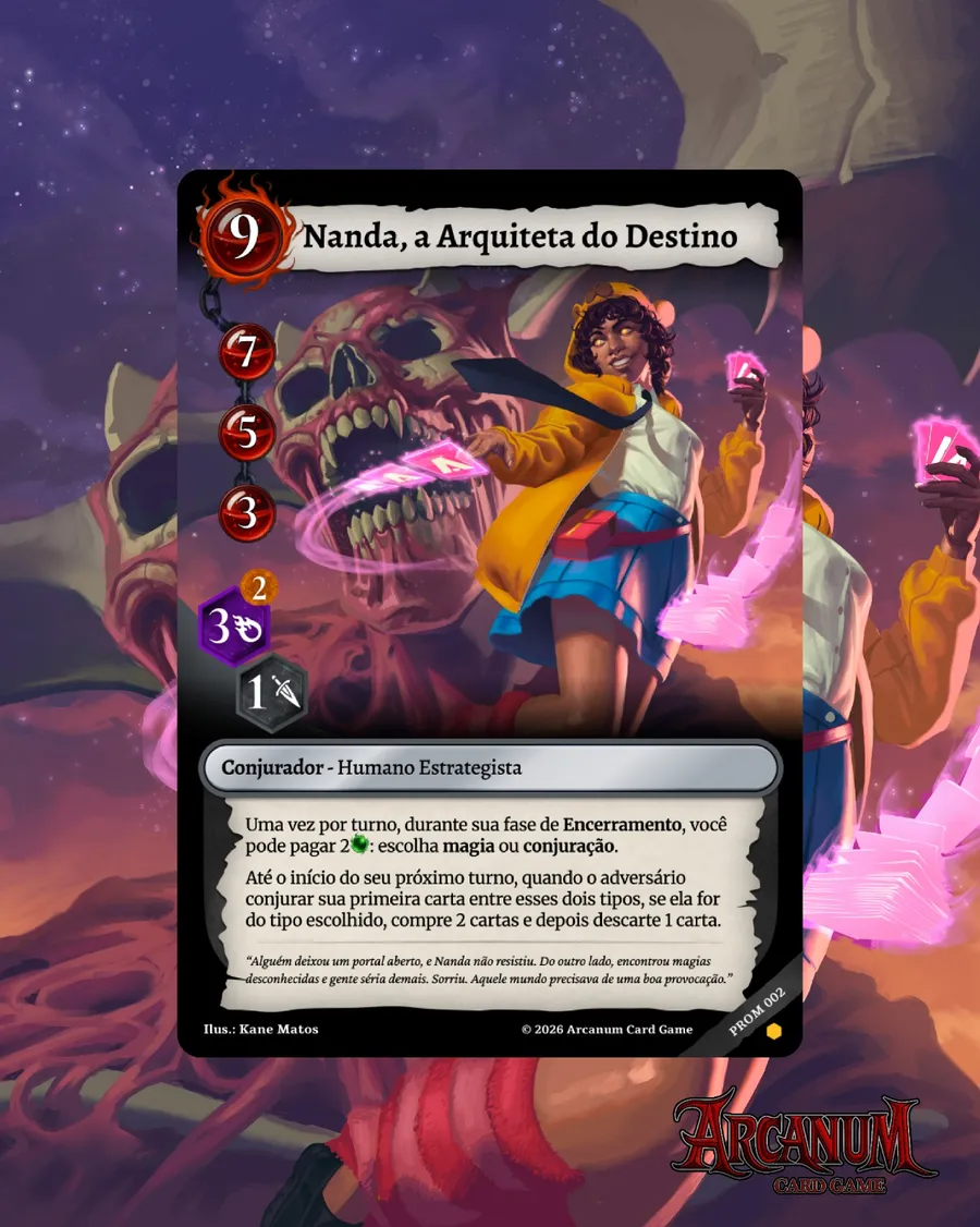 Carta promocional Nanda, a Arquiteta do Destino, uma conjuradora de casaco amarelo lançando cartas mágicas rosa em frente a uma caveira gigante